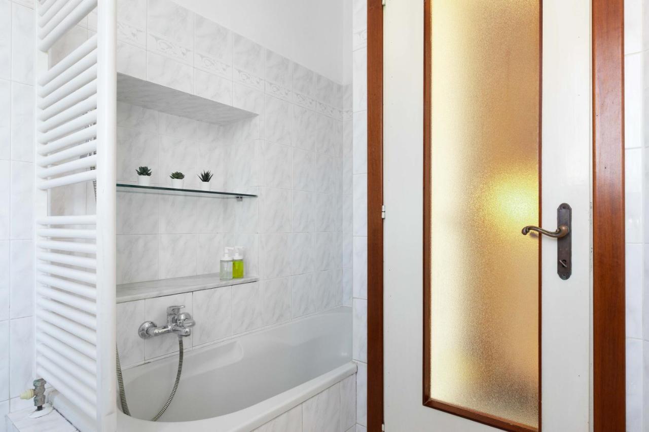Villa Lecco Free Wi-Fi, Parking & Bike Service Exterior foto